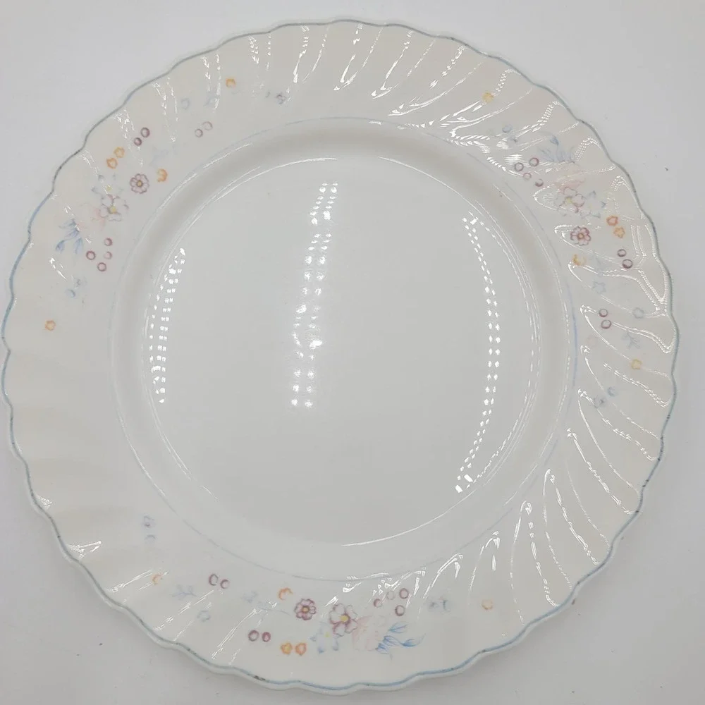 8 Arcopal Victoria Floral Dinner Plates Scalloped Swirl Rim Blue Border 10.5